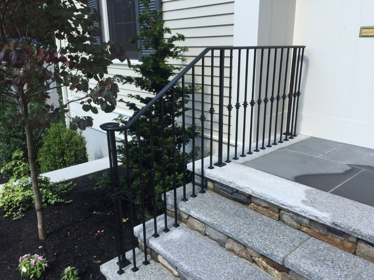 CurvedLateralHandrailsWithCollarBalusters